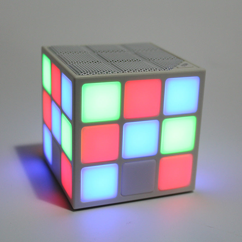 Enceinte rubik's cube sans fil portable bluetooth LED avec Carte mémoire